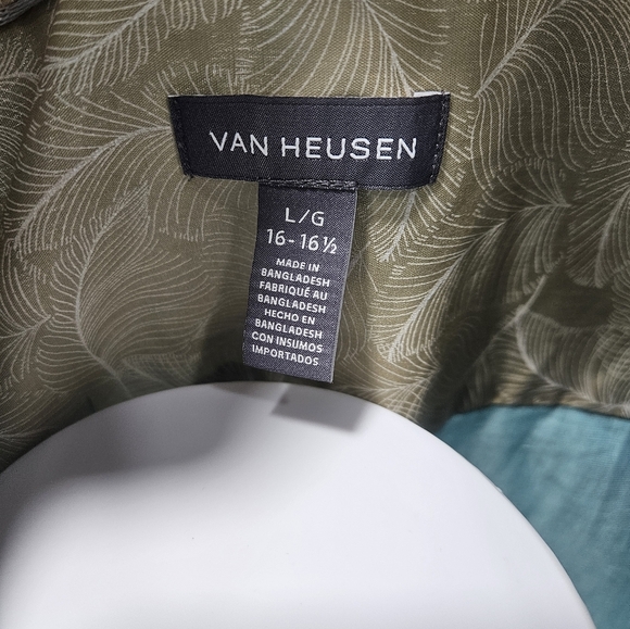 Van Heusen men's button-down longsleeve large - Picture 6 of 6